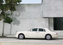 เหล่านั้น. ลักษณะของ Rolls Royce Phantom ตั้งแต่ปี 2009